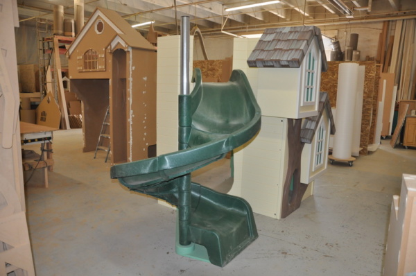 The Dailey Playhouse w/ Green Slide