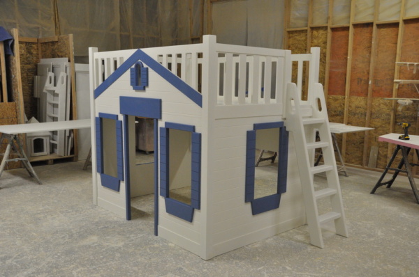 Mason Cottage Themed Bunk Bed with Ladder